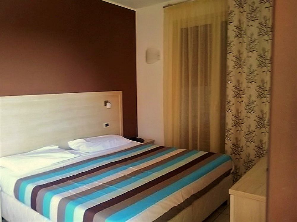 Hotel Bulla Regia Fontane Bianche Dış mekan fotoğraf